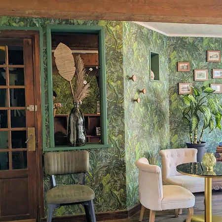 L'authentique فندق مبيت وإفطار 2*