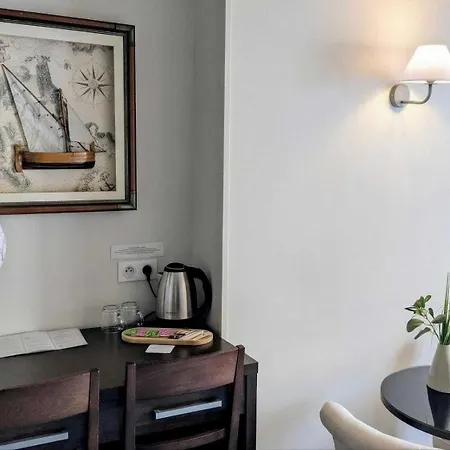 L'authentique فندق مبيت وإفطار 2*